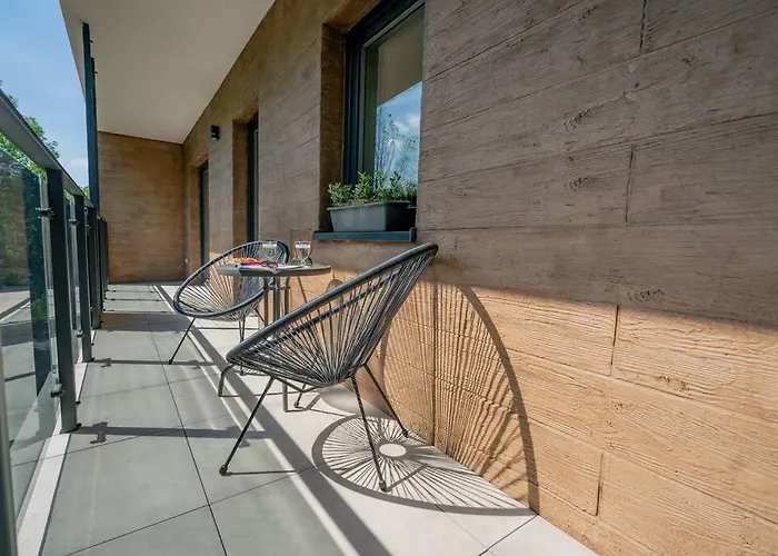 New & Cozy By The Park Appartement