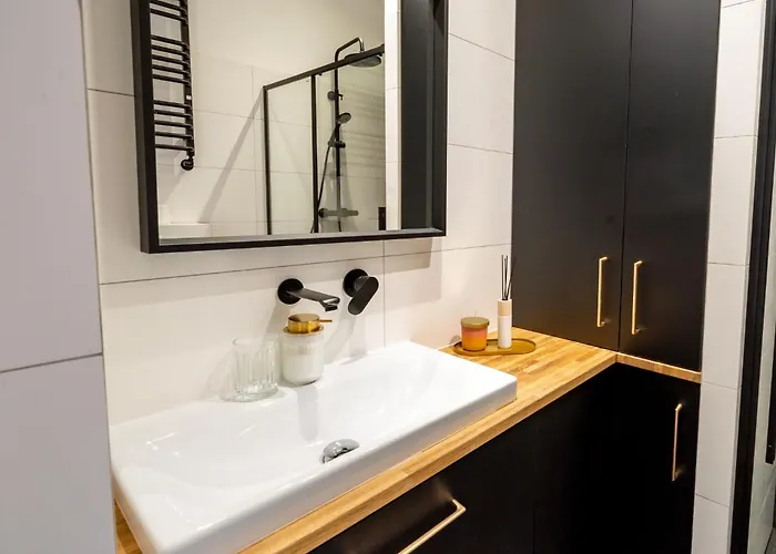 New & Cozy By The Park Apartamento